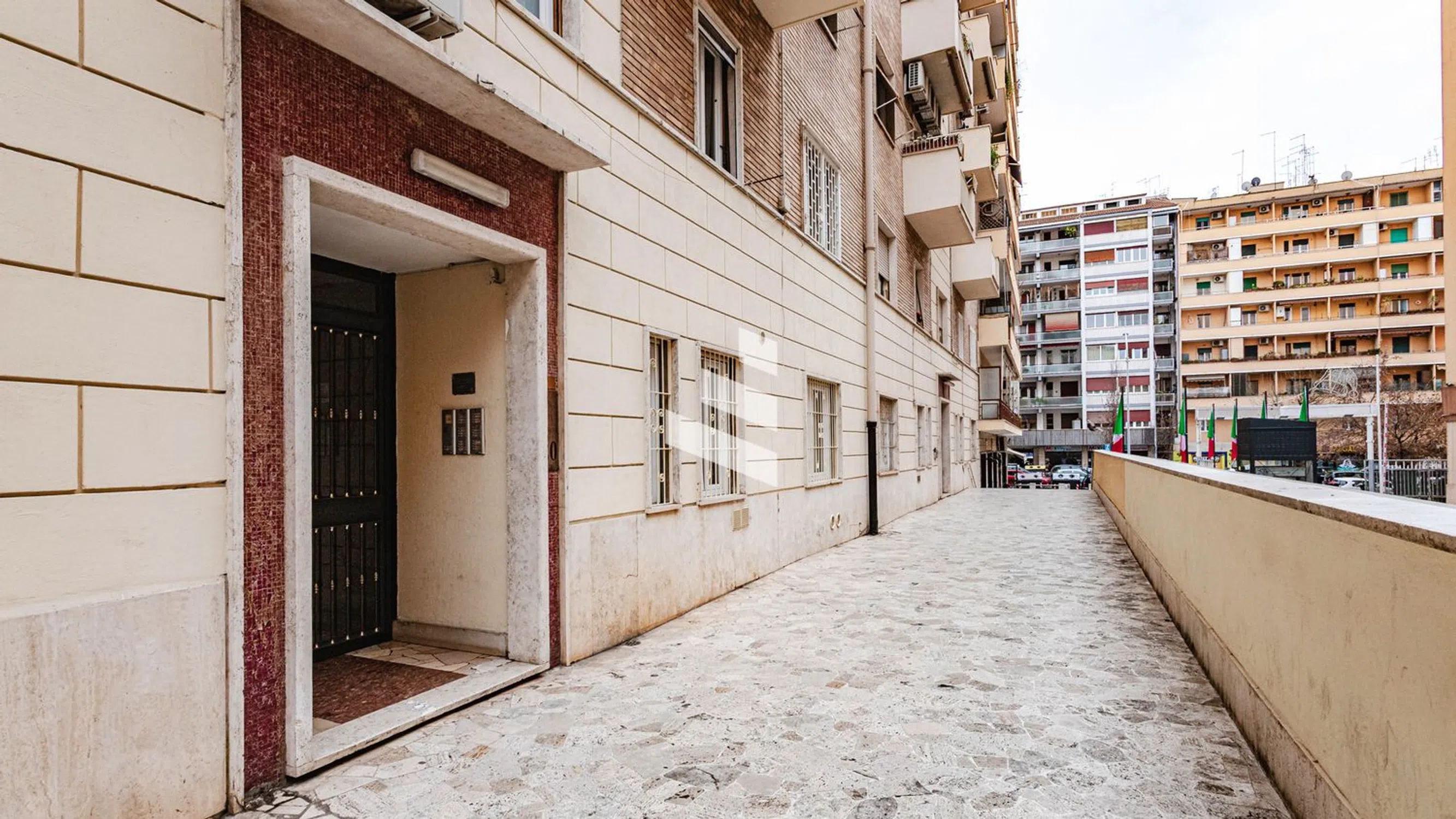 Monolocale in via Acca Larenzia s.n.c. - Photo 2