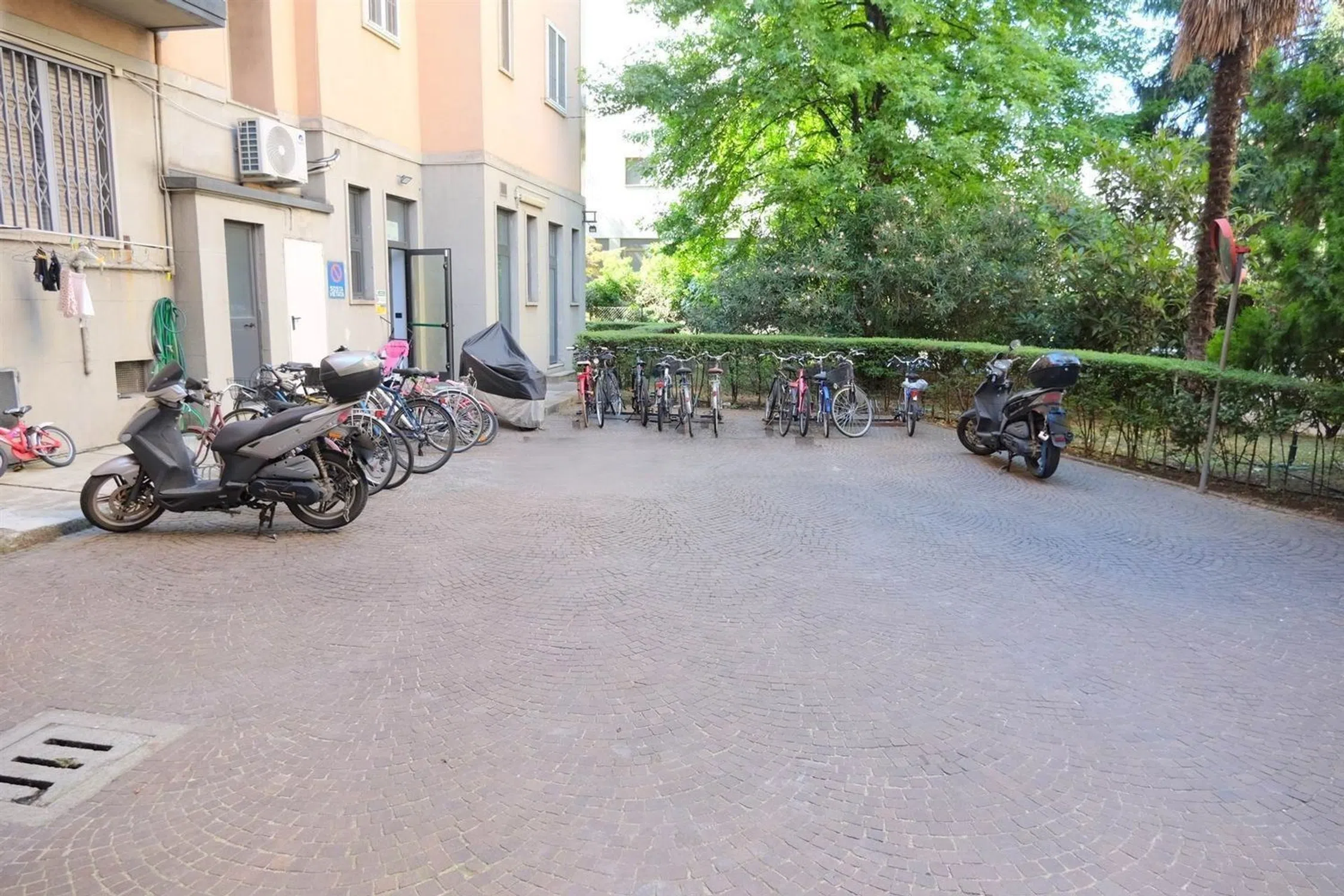 Bilocale in via Ajaccio s.n.c. - Photo 3
