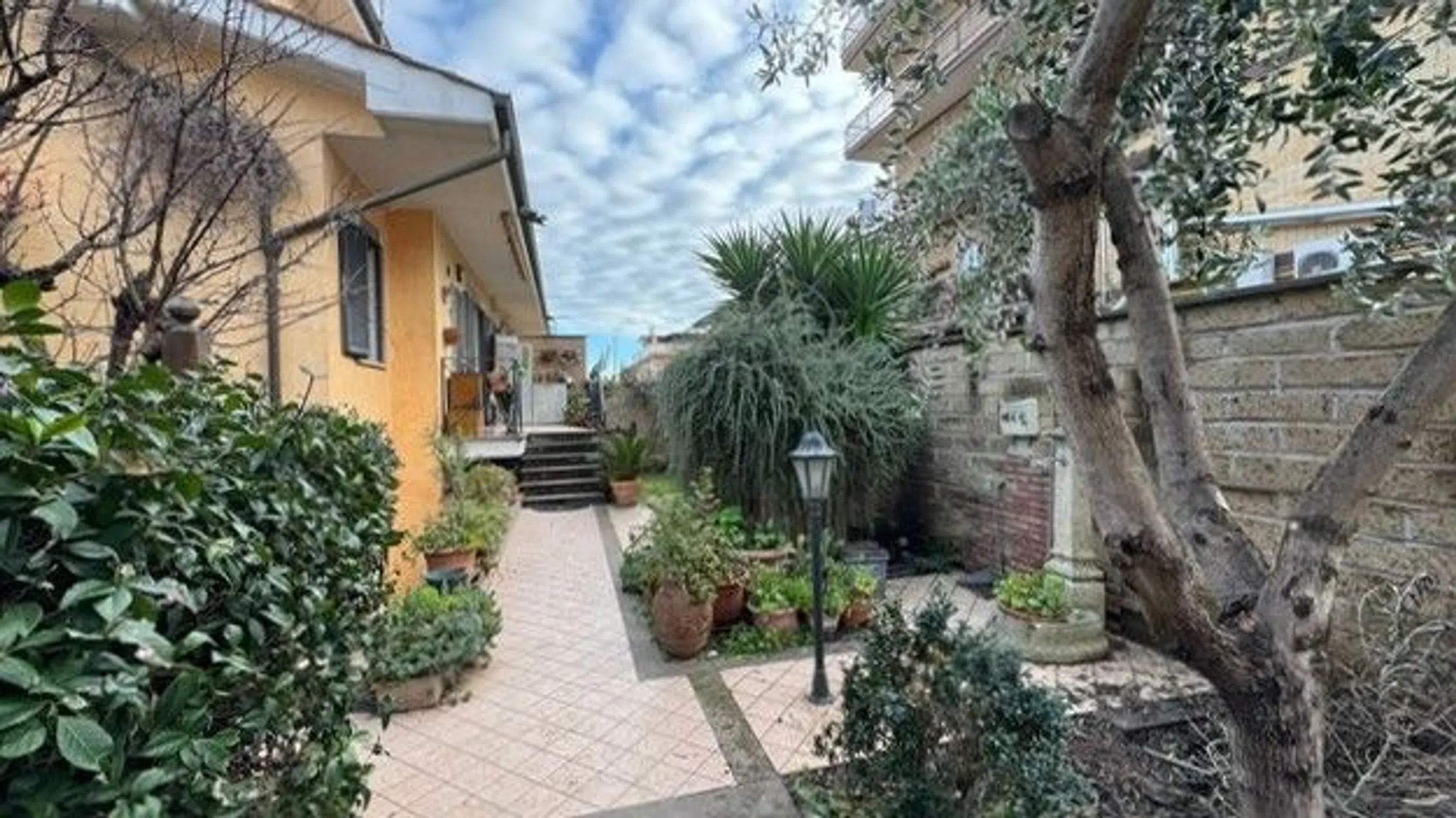 Villetta a schiera in via Luigi Sica, 12 - Photo 2