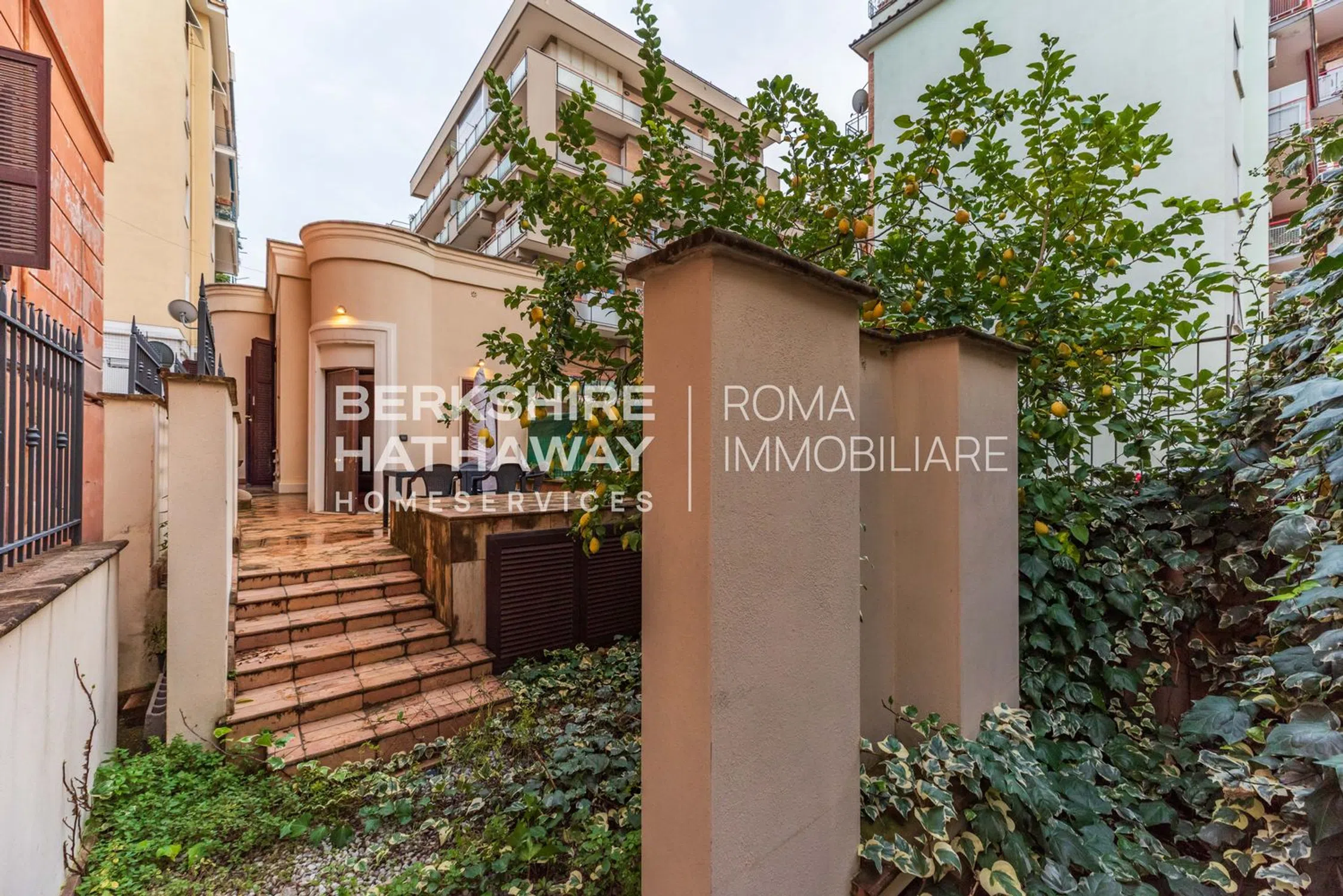 Villa in via Michele Amari s.n.c. - Photo 2