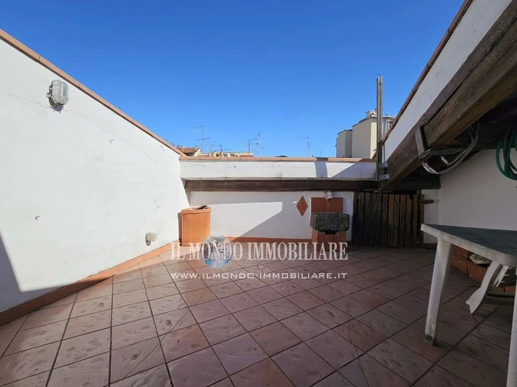 Appartamento in via del Campo di Marte s.n.c. - Photo 2