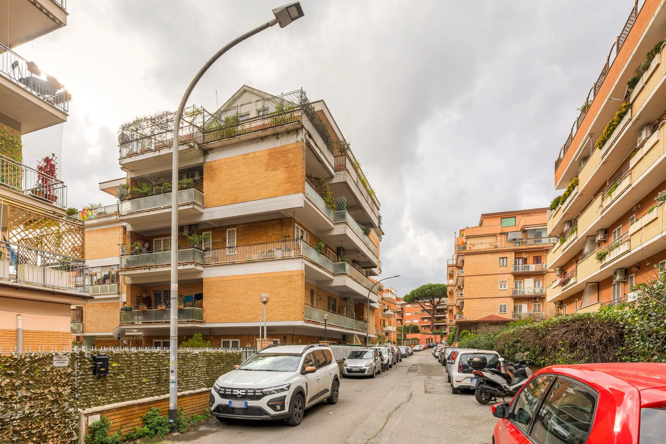 Appartamento su due piani in via Enrico Besta, 30 - Photo 1