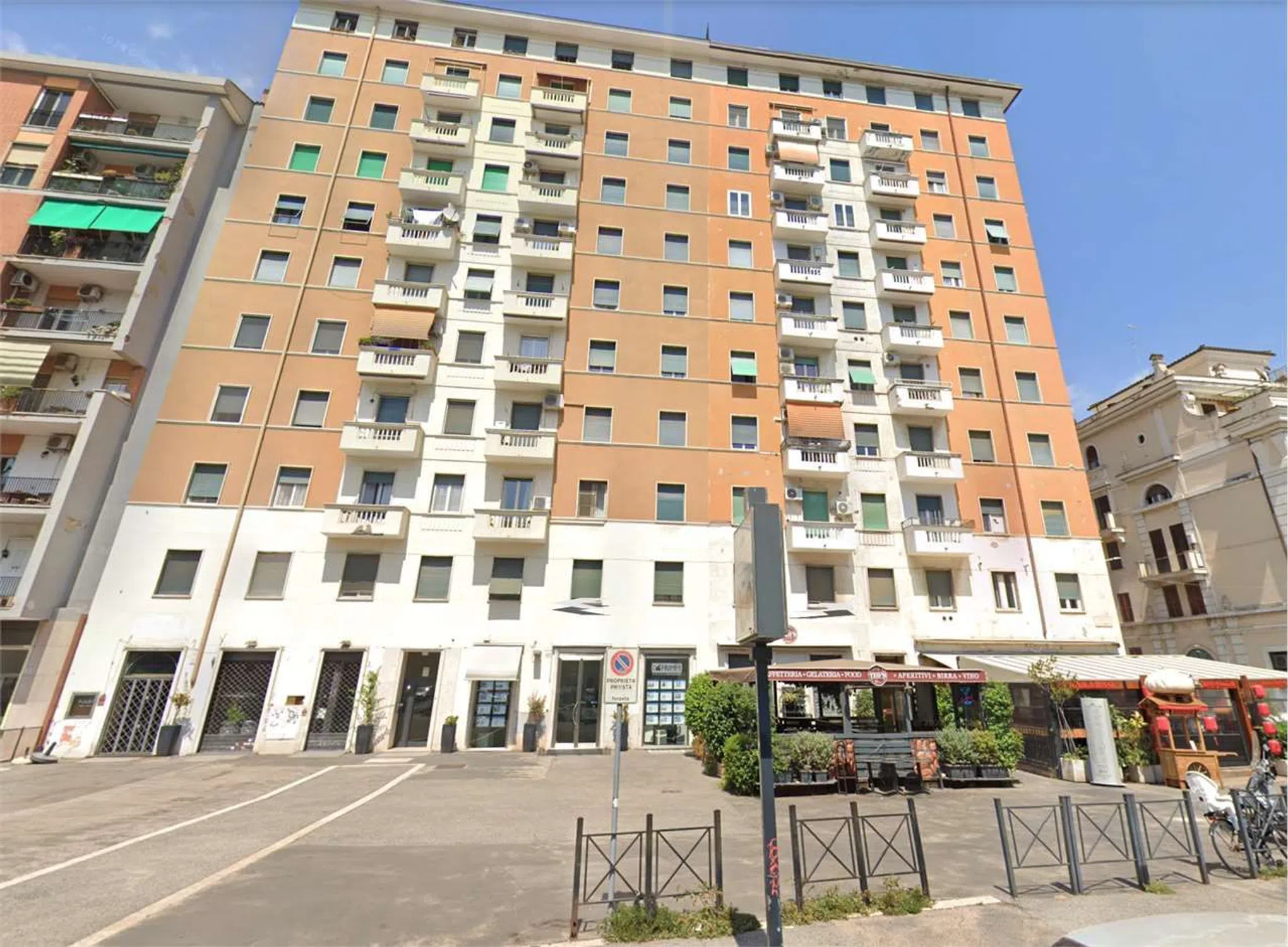 Appartamento in piazza dell'Alberone, 10