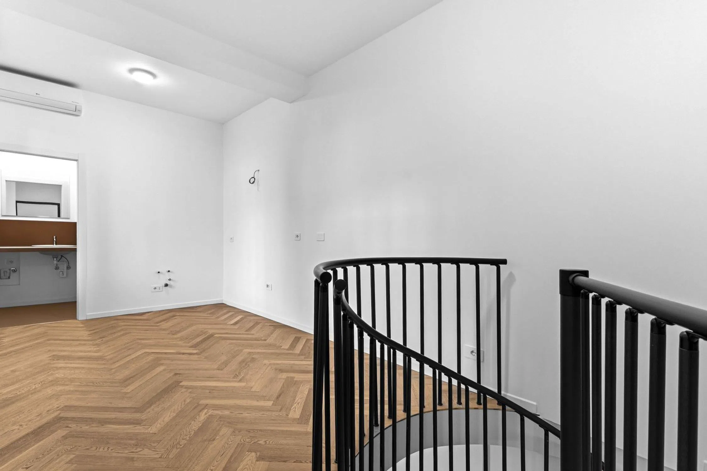 Appartamento su due piani in via Cesare Saldini, 30 - Photo 3