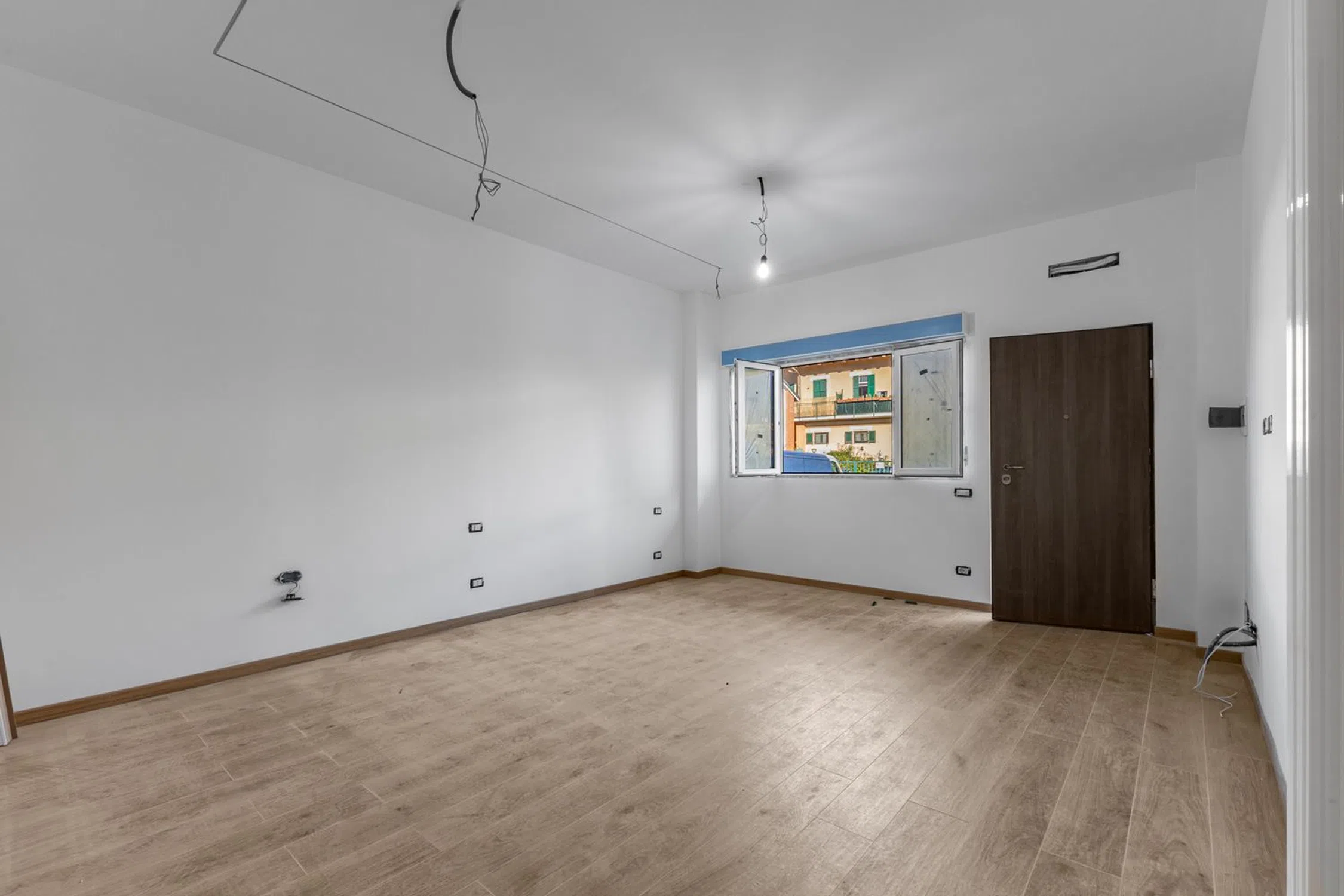 Appartamento su due piani in via Costantino Baroni, 198 - Photo 2