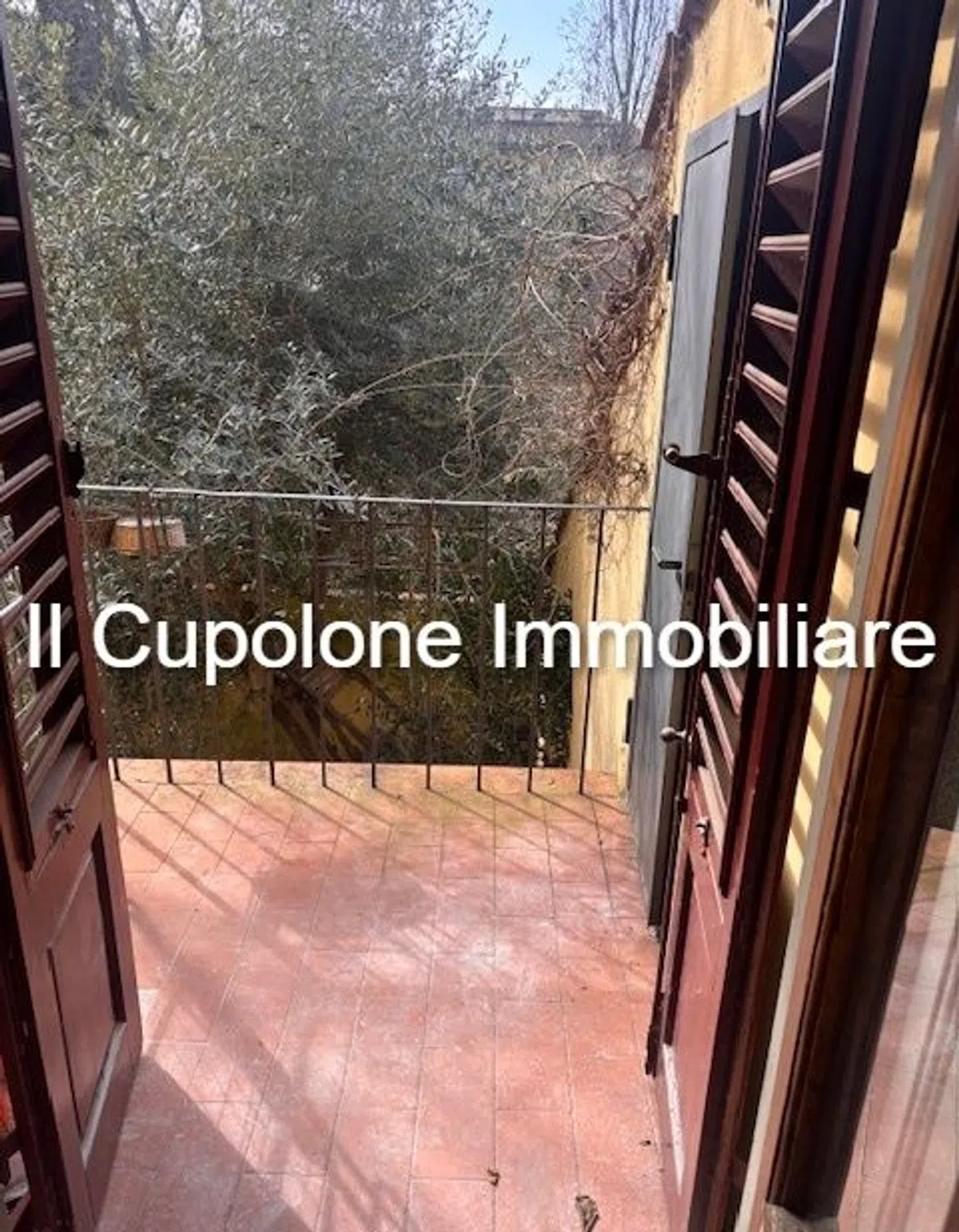 Trilocale in via della Scala s.n.c.