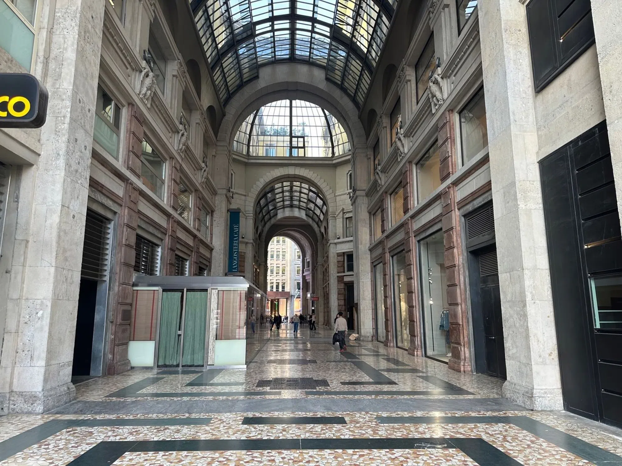 Monolocale in galleria del Corso - Photo 3