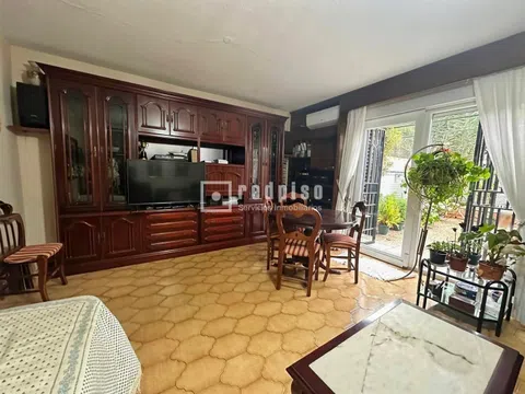 Detached house - Photo 2
