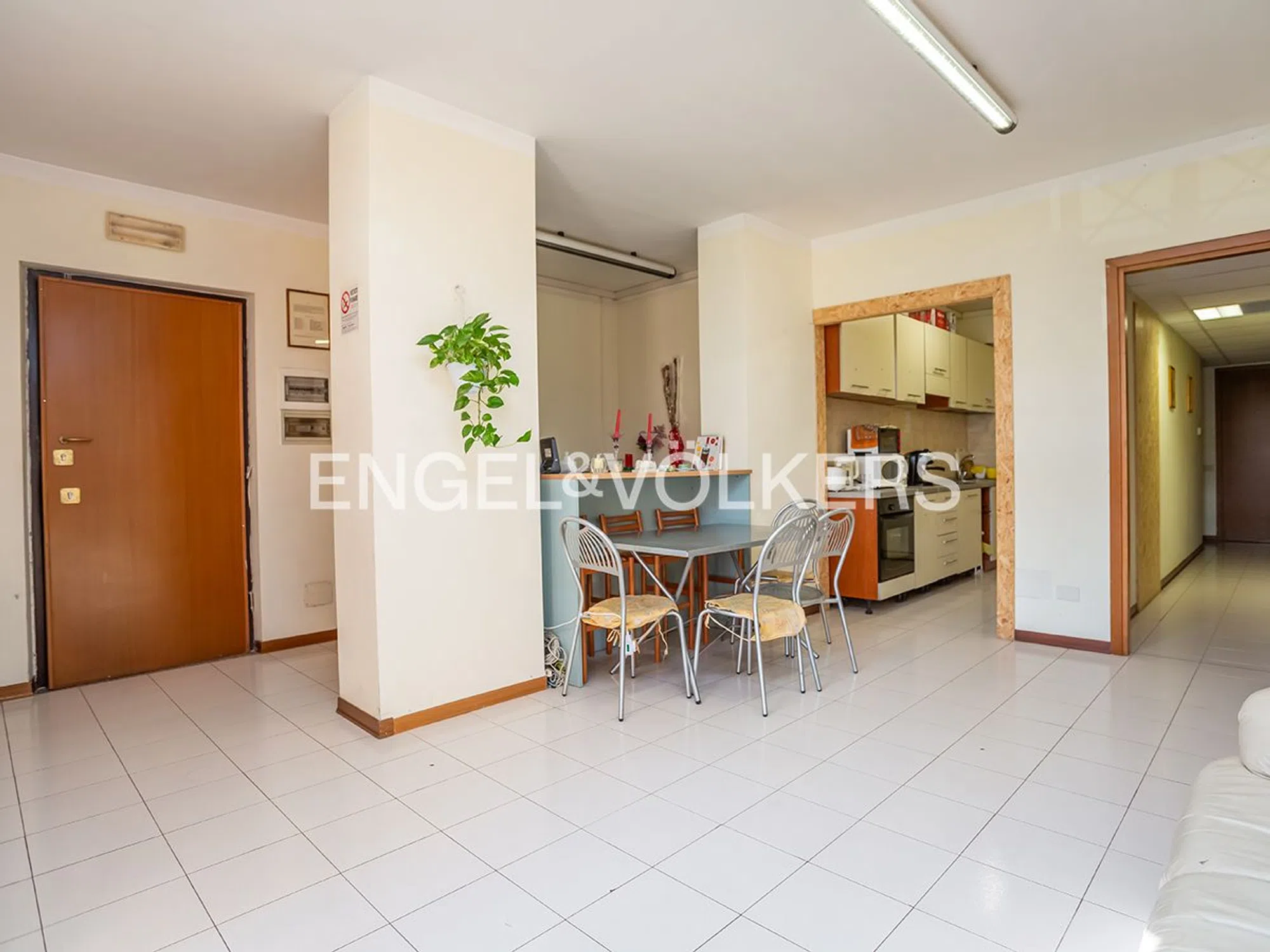 Appartamento in viale Battista Bardanzellu s.n.c. - Photo 2
