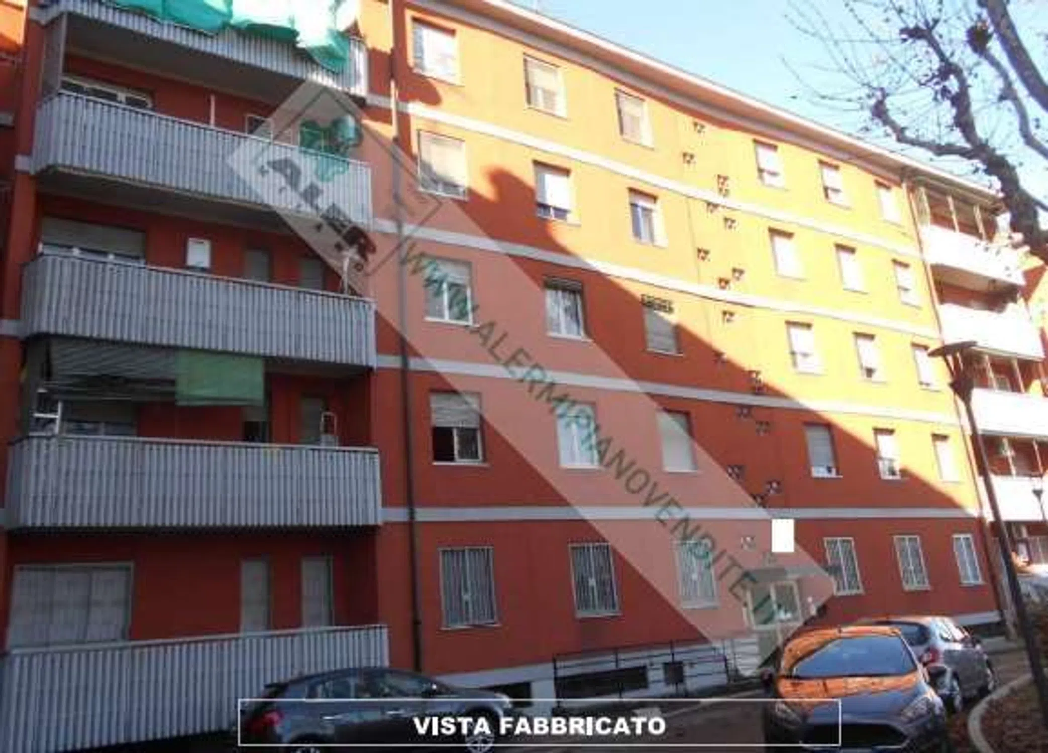 Bilocale in via Comasina, 57