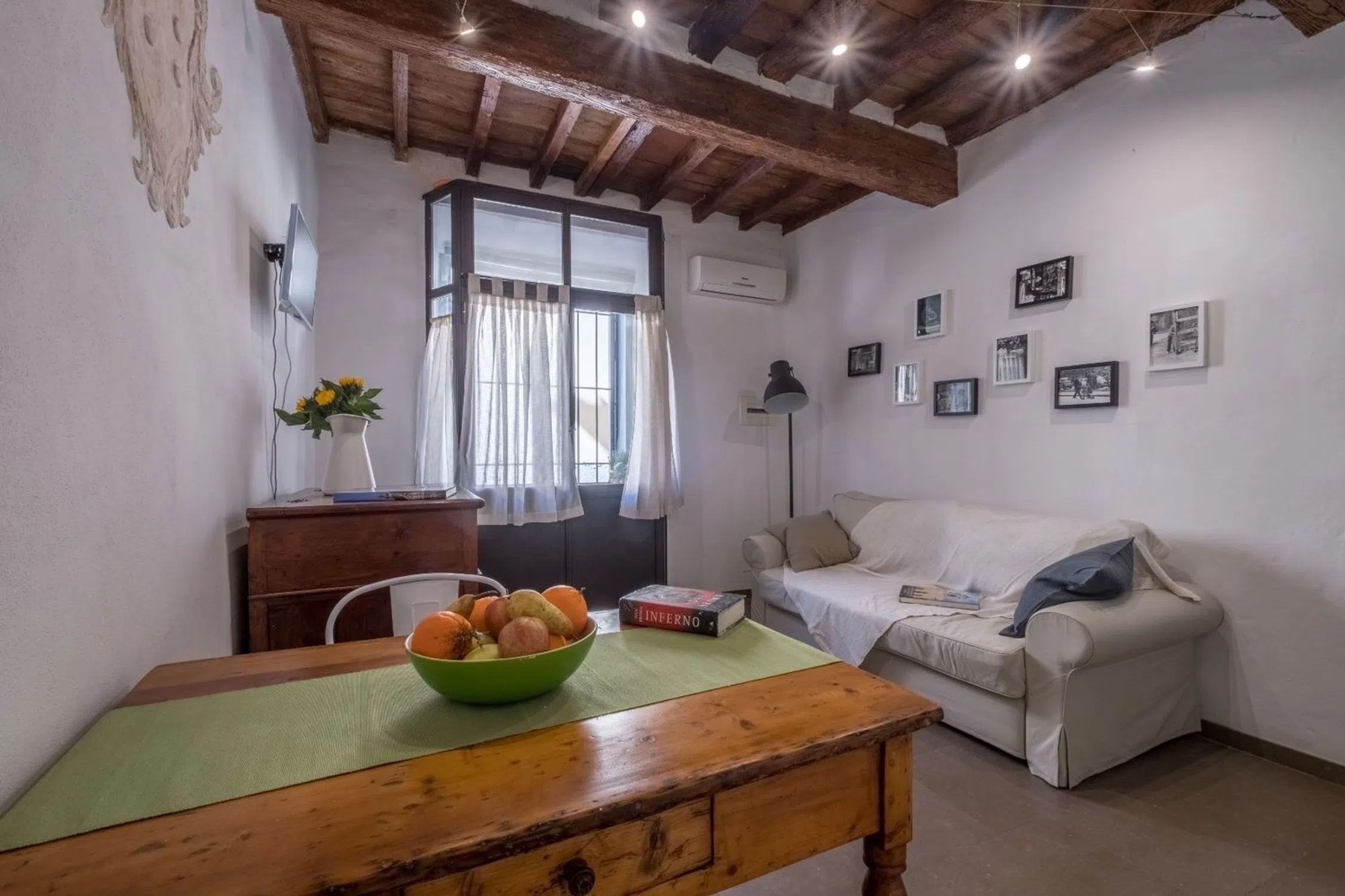 Appartamento su due piani in via Santa Monaca, 15 - Photo 1