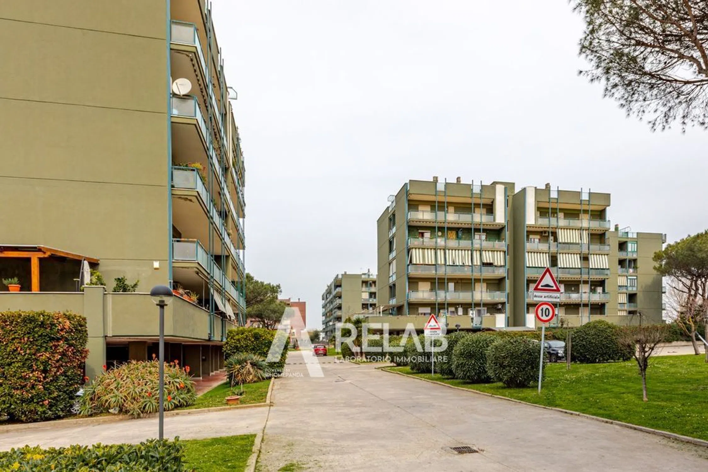 Trilocale in viale Alessandro Ruspoli s.n.c. - Photo 3