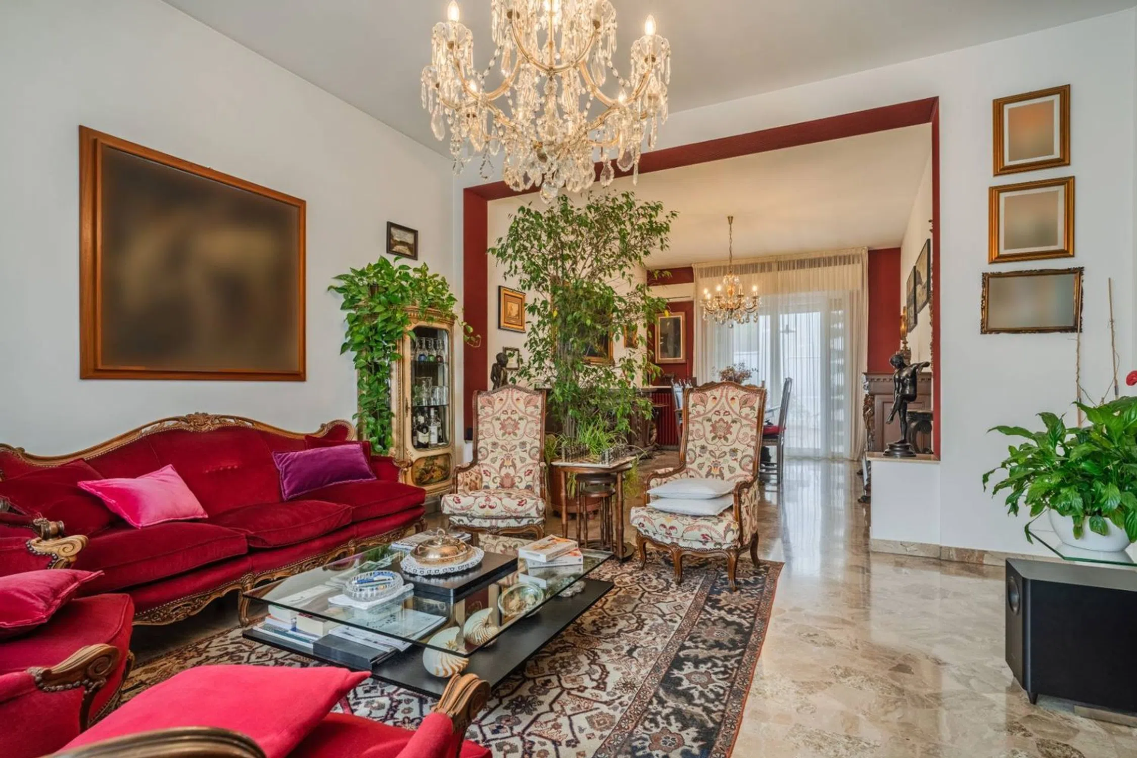 Villa - Photo 1