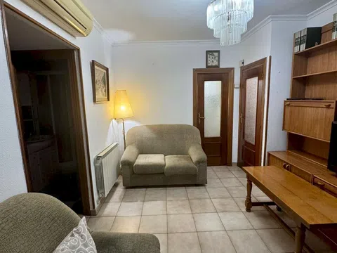 Flat in calle Helena de Troya - Photo 2
