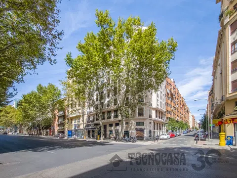 Flat in calle de Santa Engracia - Photo 1
