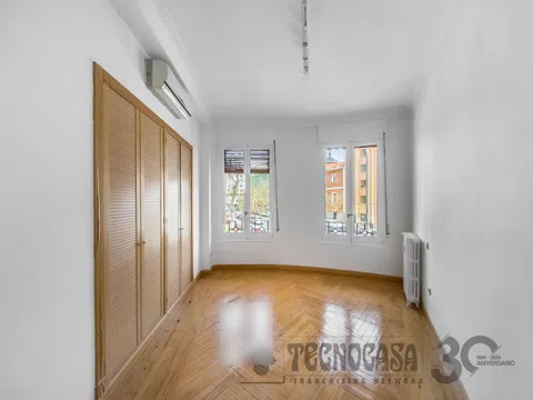 Flat in calle de Santa Engracia - Photo 13