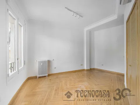 Flat in calle de Santa Engracia - Photo 15