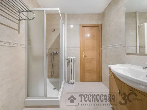 Flat in calle de Santa Engracia - Photo 17
