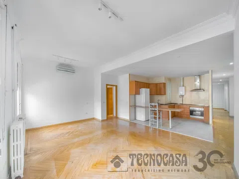 Flat in calle de Santa Engracia - Photo 5