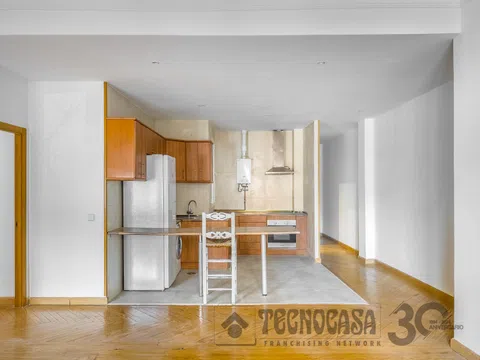 Flat in calle de Santa Engracia - Photo 9