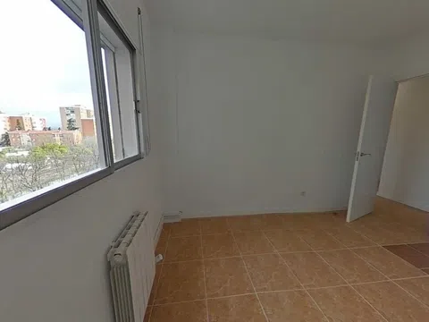Flat in calle Besolla - Photo 13