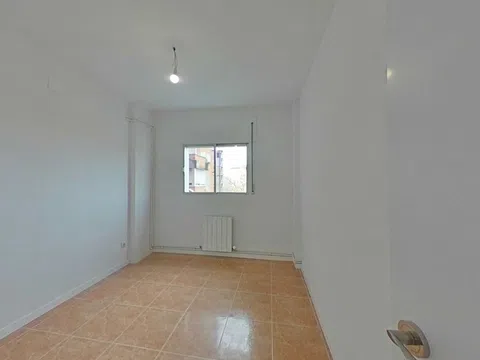 Flat in calle Besolla - Photo 19