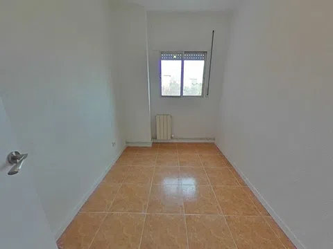 Flat in calle Besolla - Photo 5