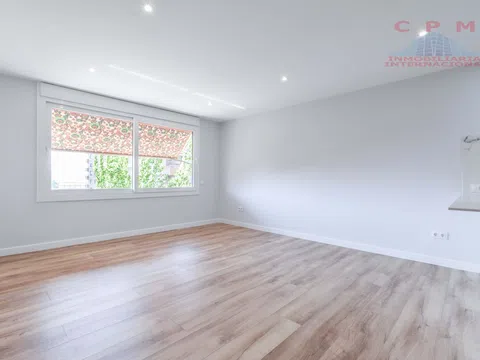 Duplex - Photo 1