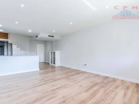 Duplex - Photo 2
