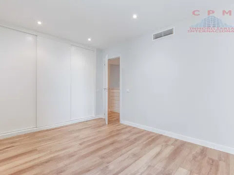 Duplex - Photo 16