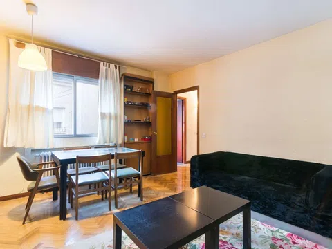 Flat in calle de Recaredo - Photo 4