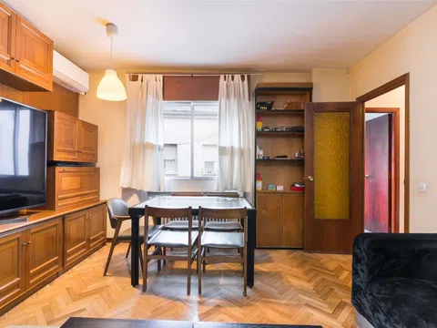 Flat in calle de Recaredo - Photo 5