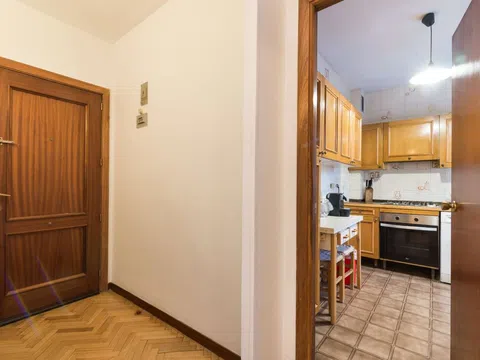 Flat in calle de Recaredo - Photo 9
