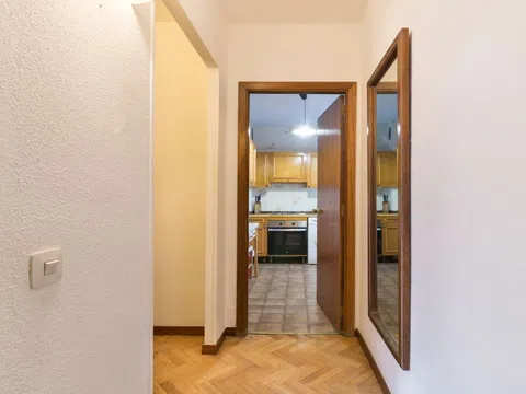 Flat in calle de Recaredo - Photo 10