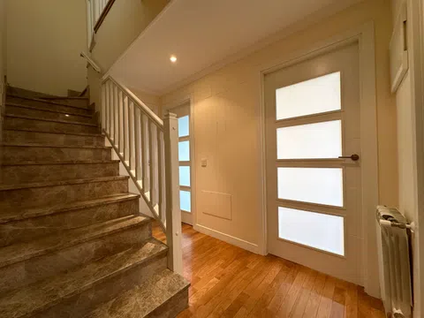 Duplex in calle de María de las Mercedes de Borbón, 232 -236 - Photo 1