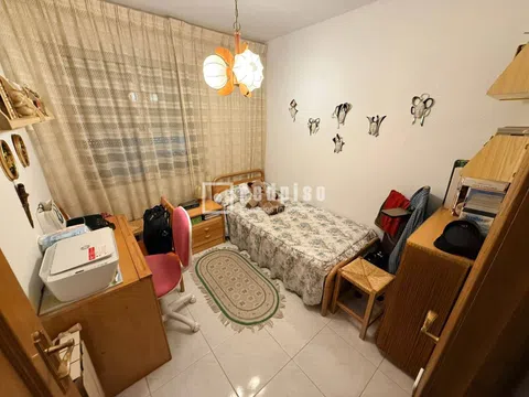 Flat in calle Sopetrán - Photo 11