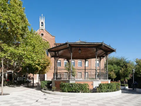 Flat - Photo 2