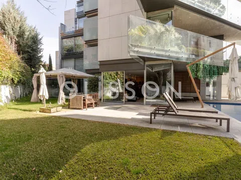 Duplex - Photo 2