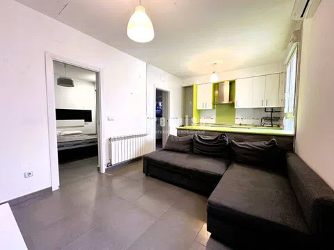 Flat in calle de Tenerife - Photo 1