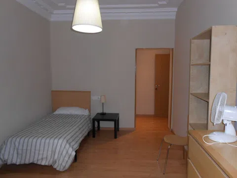 Flat in plaza de Isabel II no number - Photo 9