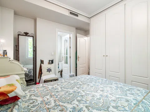 Flat in calle de Augusto Figueroa - Photo 19