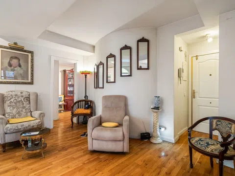 Flat in calle de Augusto Figueroa - Photo 5