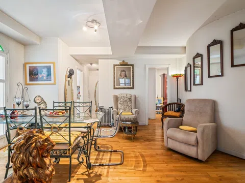 Flat in calle de Augusto Figueroa - Photo 6