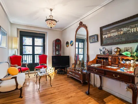 Flat in calle de Augusto Figueroa - Photo 7