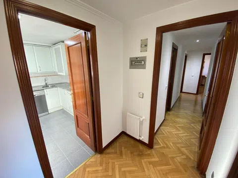 Flat in calle de San Marino - Photo 19