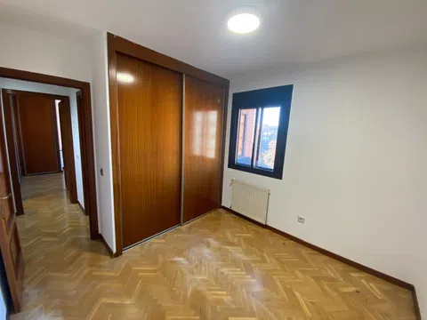 Flat in calle de San Marino - Photo 20