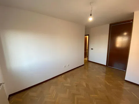 Flat in calle de San Marino - Photo 9
