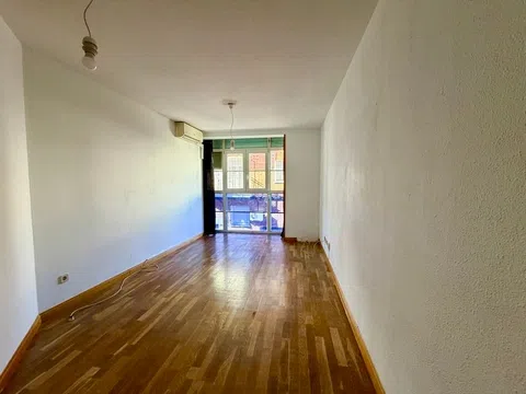 Flat in calle de Vicenta Jiménez - Photo 2
