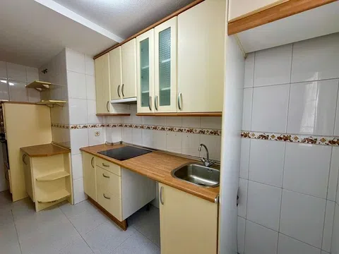 Flat in calle de Vicenta Jiménez - Photo 9