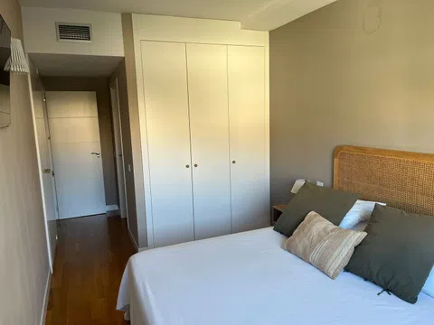 Flat in calle del Monasterio de Montesclaros - Photo 20